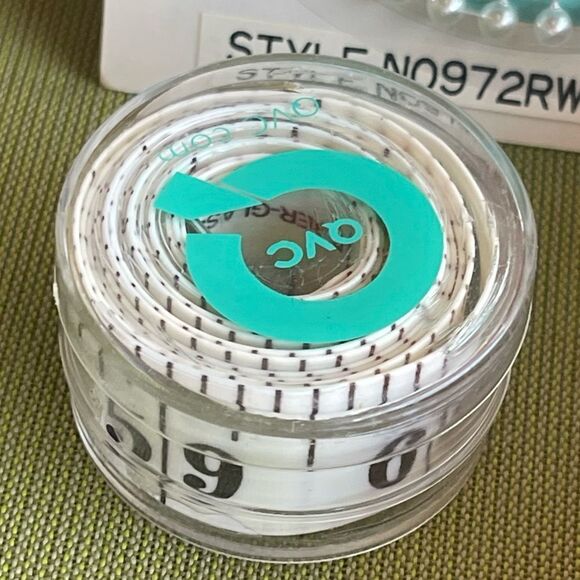 Vintage Sewing Needles Nurge Bobbins Pin Cushions Scissor Thread Neiman’s Tin - Picture 11 of 16